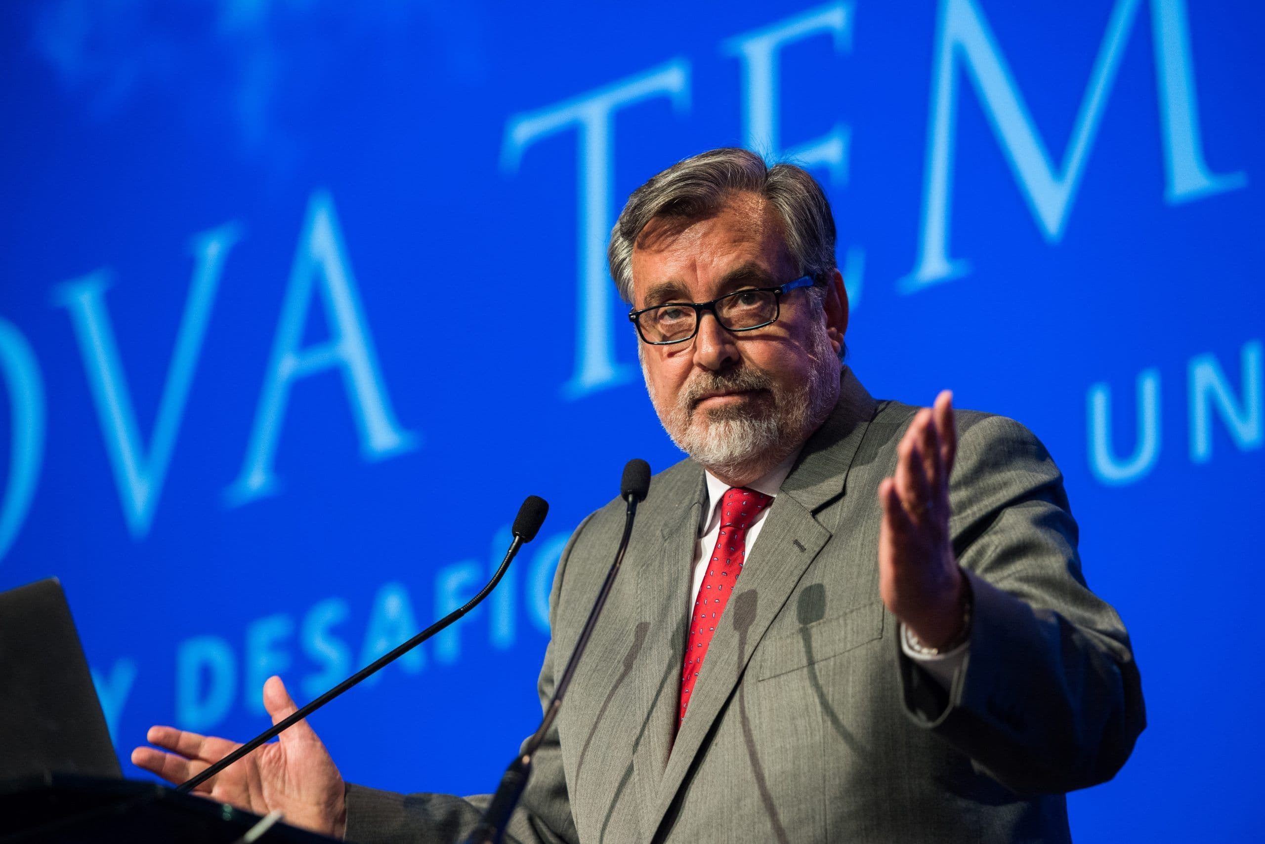Alejandro Guillier en ENADE 2017: “No podemos seguir haciendo más de lo mismo”