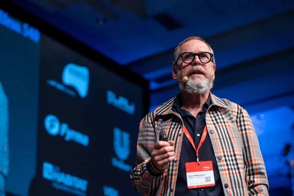 Tomás Dittborn: “Si la inteligencia de las mujeres no se incorpora en el mundo de hoy, no tenemos futuro”