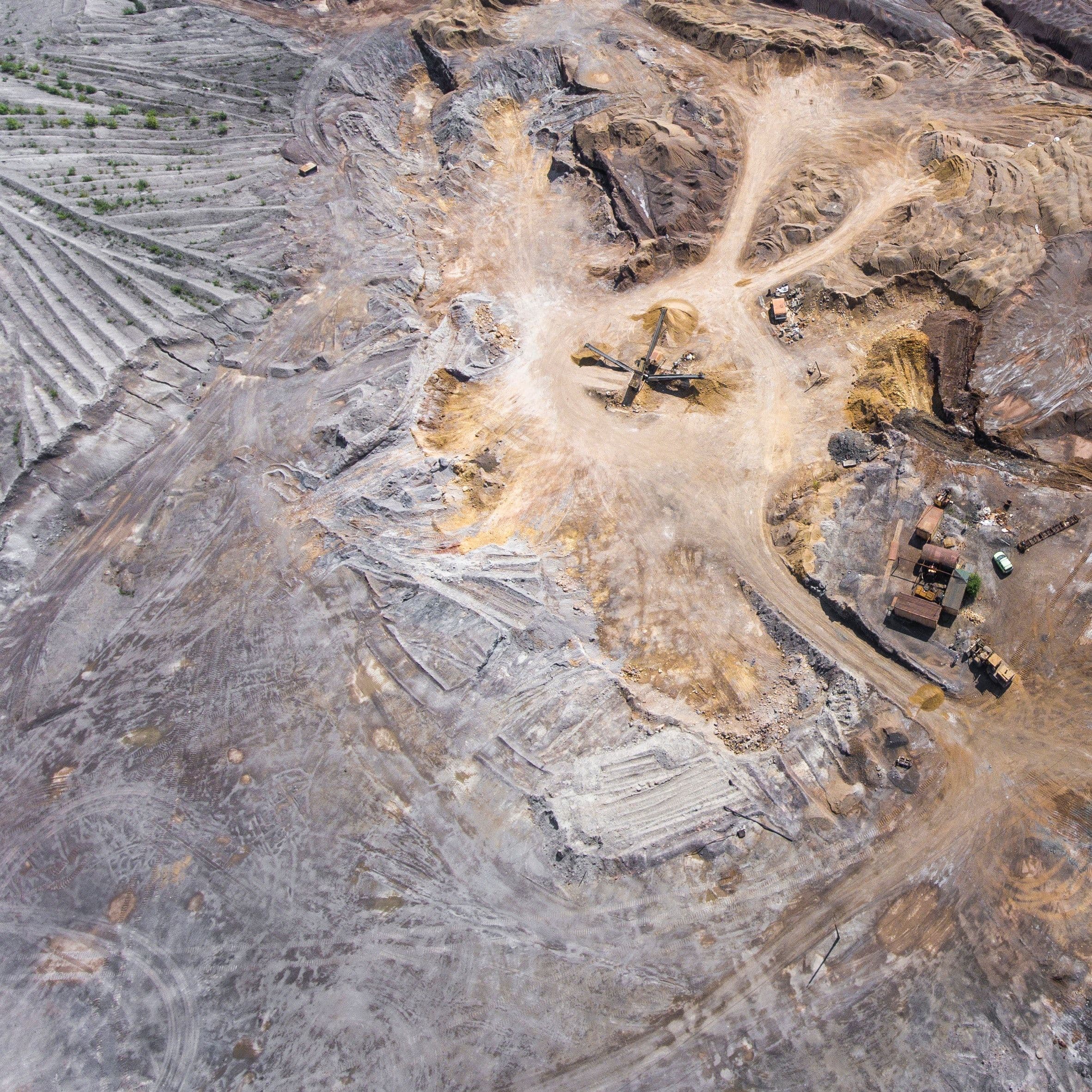 Estudio PwC · Repunte de la minería en 2017 lleva a aumentar ganancias netas en 126%