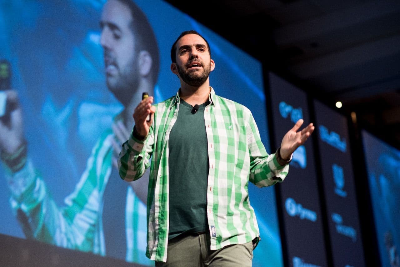 Cómo ser empresas digitales y decidir con datos · Exposición de Leo Prieto