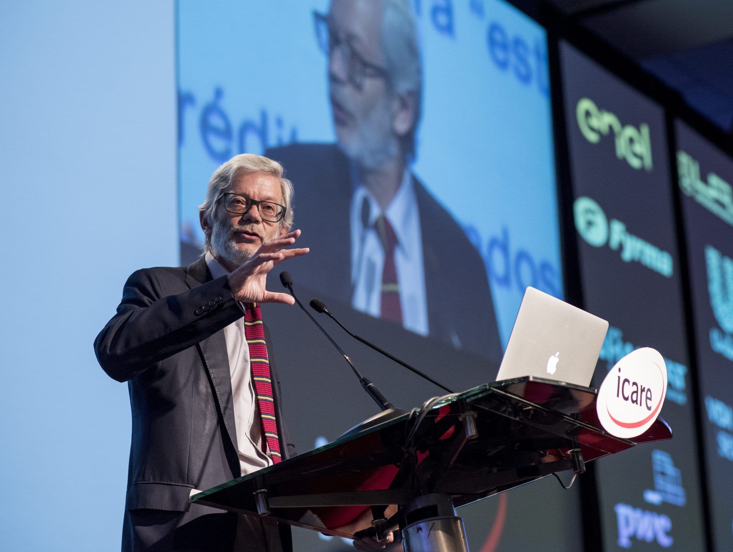 Juan Andrés Fontaine y la economía: “Chile se quedó atrás durante el gobierno de Bachelet”