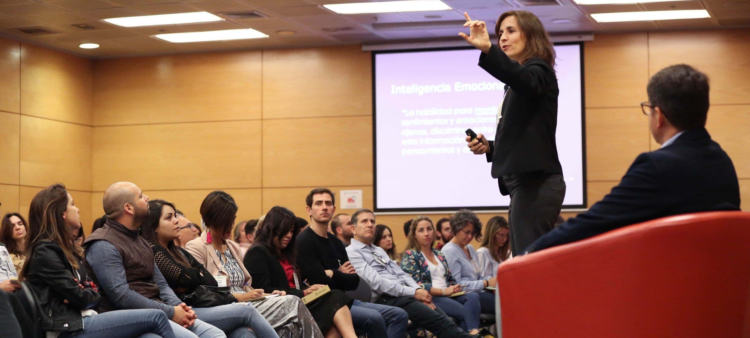 “Search Inside Yourself”: el exitoso programa de inteligencia emocional desarrollado en Google que por primera vez se realizó en Chile