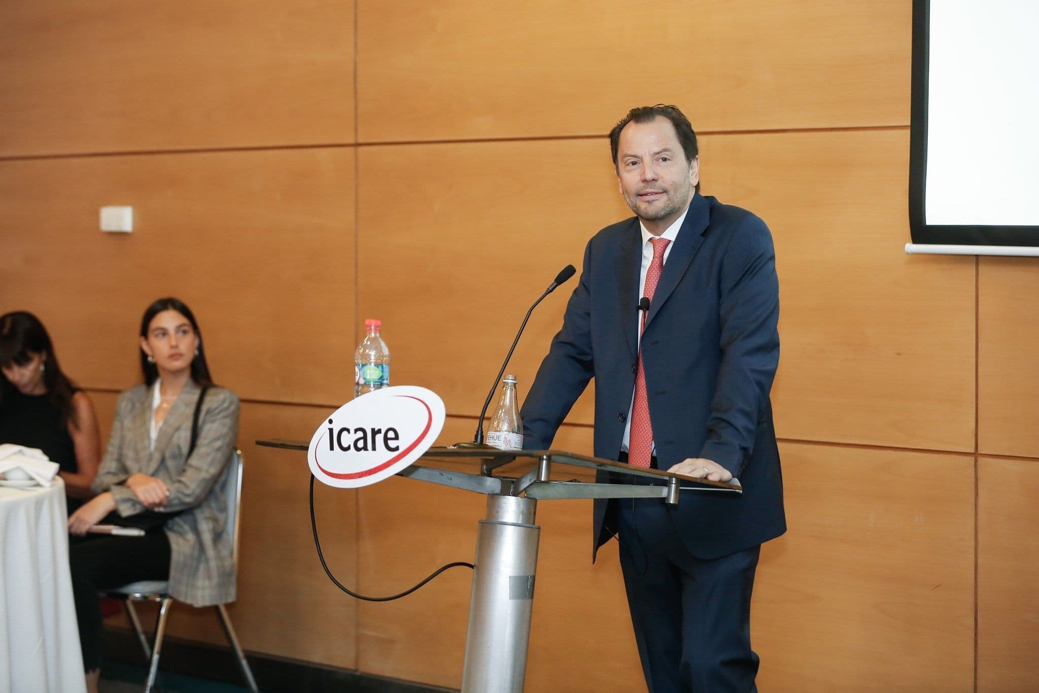 El economista Luigi Zingales señaló que el sistema económico y político de Chile funciona como un country club. ¿Qué significa y cómo revertirlo?
