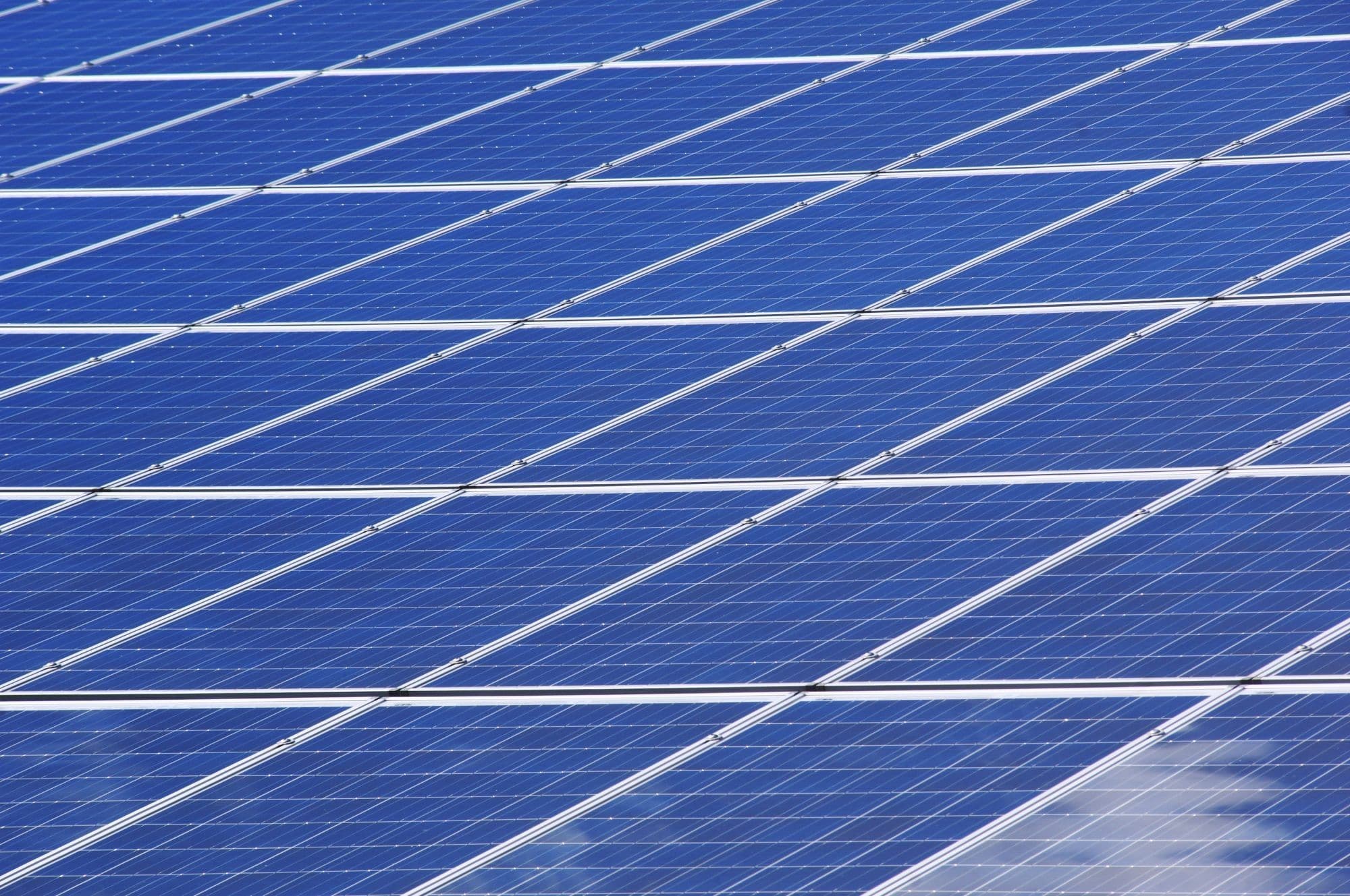 Energías renovables logran récord en 2017, pero también las emisiones de CO2
