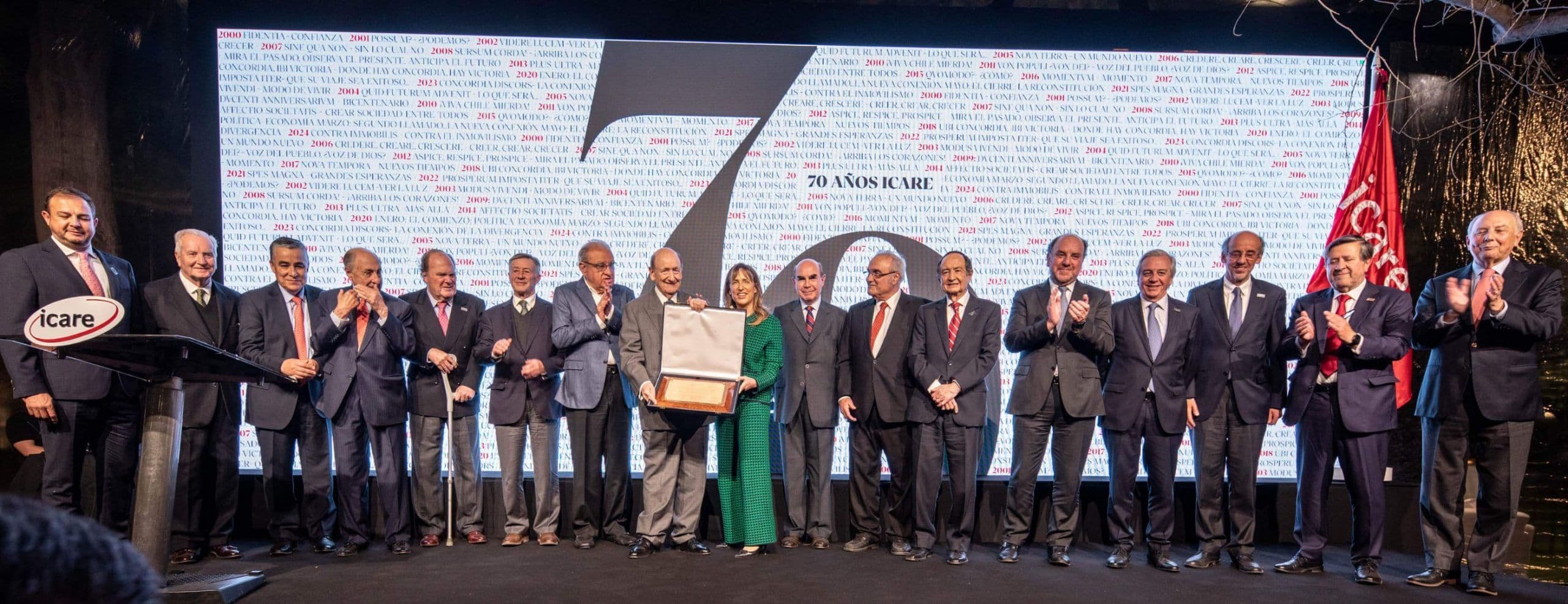 Manuel Vargas es reconocido con el Premio ICARE en la celebración del 70° aniversario de la institución