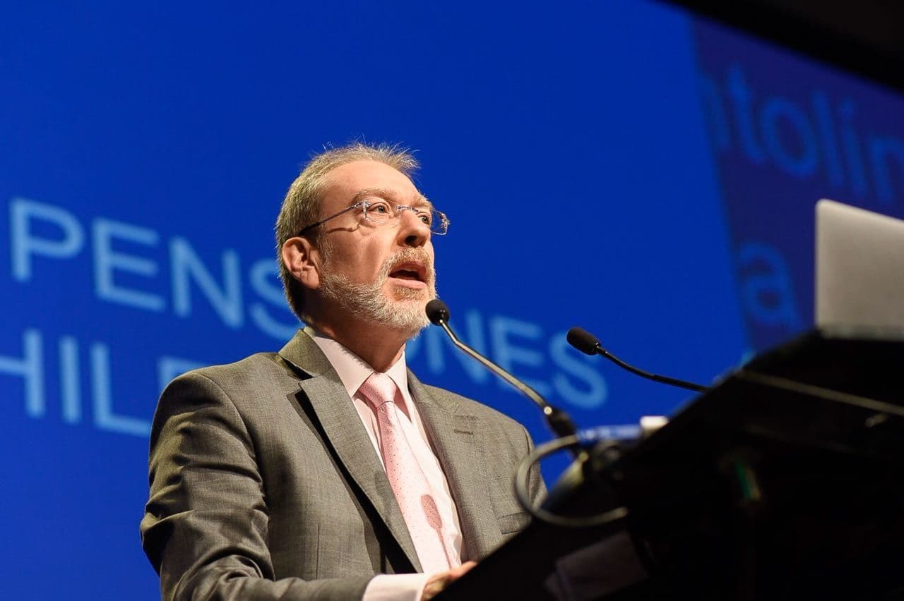 Jefe de Pensiones de la OCDE sobre Chile: “La solución es mejorar el sistema actual”